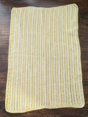 EUC Handmade 53"x32" Crocheted White and Yellow Afghan Throw Blanket
